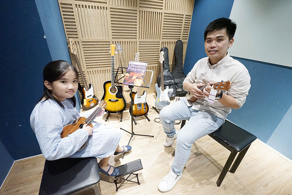 học sinh học tại trường nhạc Việt Thương